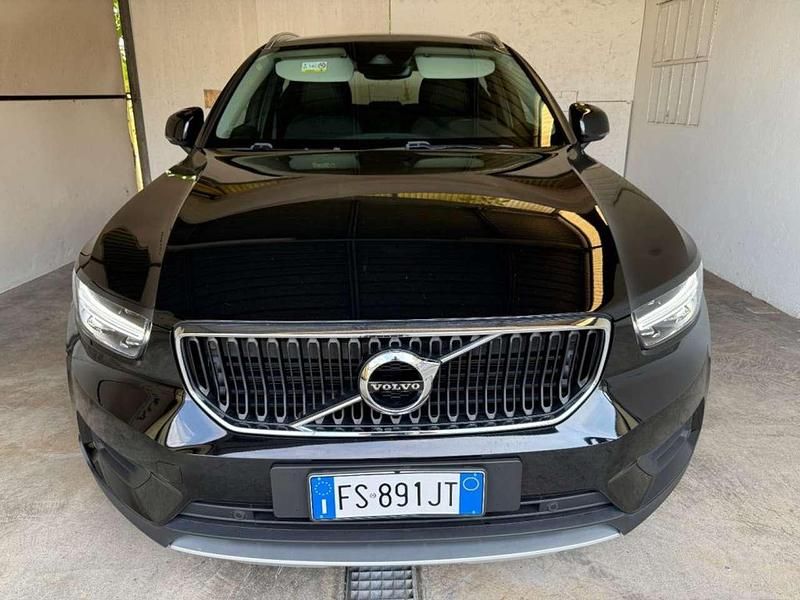Usata Volvo XC40 Momentum 150 CV (110 kW) 2018 Nero SUV
