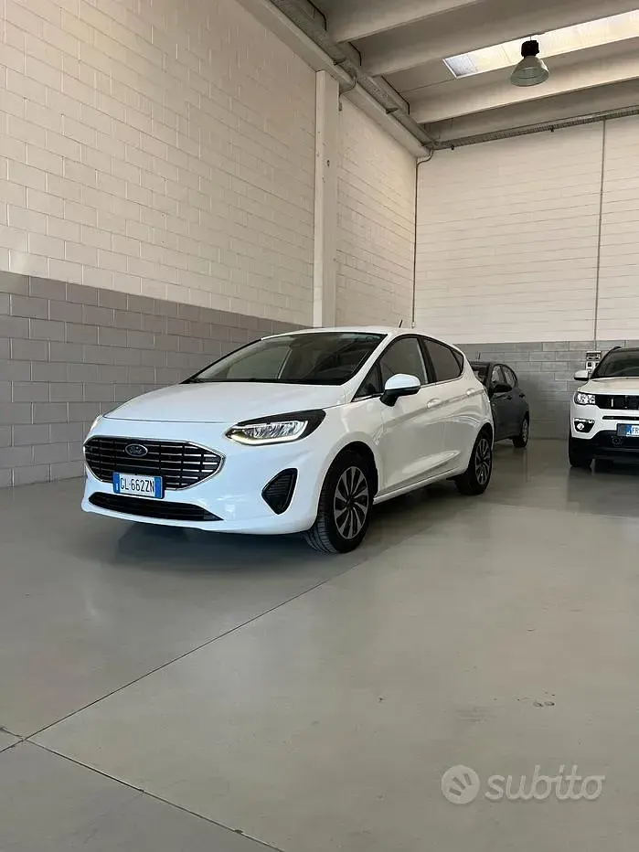 Gebraucht Ford Fiesta Titanium 75 PS (55 kW) 2022 Weiß Kleinwagen
