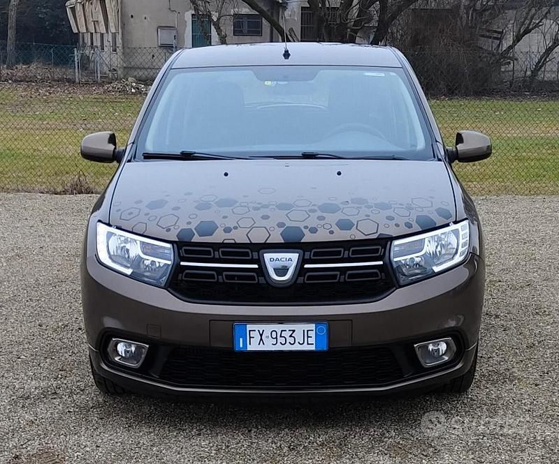 Usata Dacia Sandero Comfort 90 CV (66 kW) 2019 Marrone Berlina
