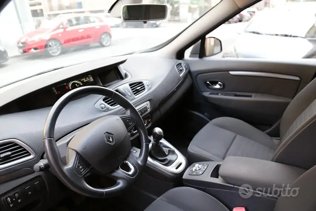 Usata Renault Scénic III LIMITED 110 CV (80 kW) 2015 Nero Monovolume