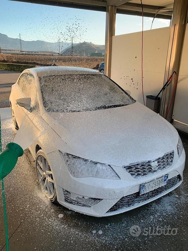 Usata Seat Leon FR 150 CV (110 kW) 2015 Bianco Coupé