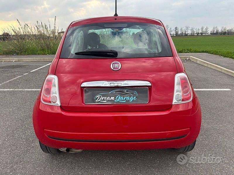 Begagnad Fiat 500 Lounge 69 HK (50 kW) 2013 Röd Sedan