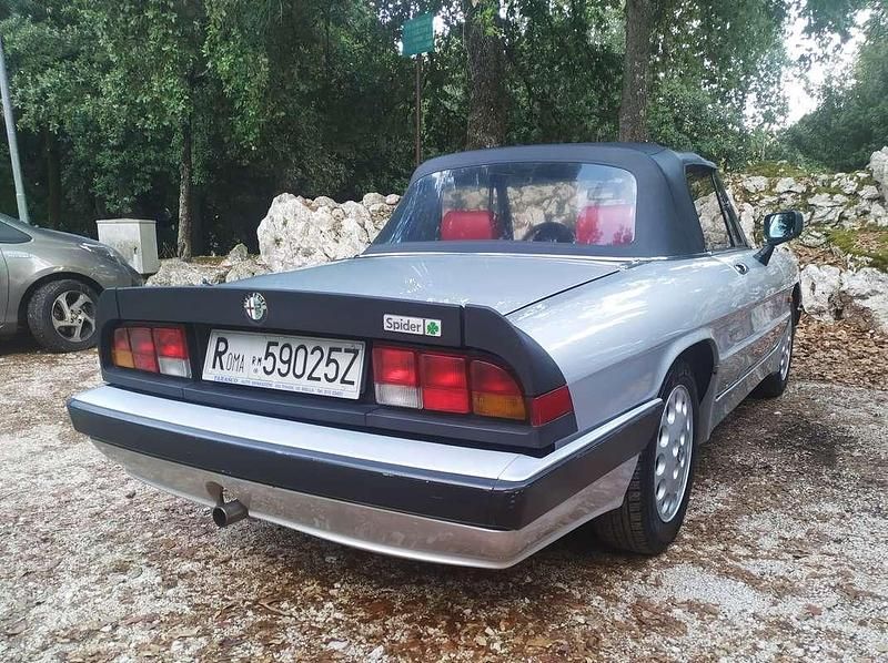 Usata Alfa Romeo Spider Quadrifoglio Verde 125 CV (91 kW) 1988 Grigio Cabrio