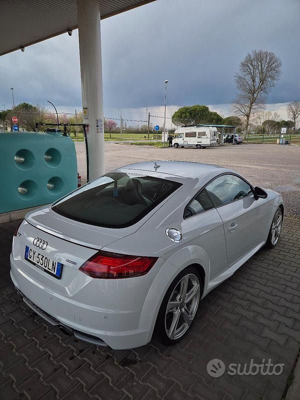 Begagnad Audi TT S-Line 230 HK (169 kW) 2014 Vit Sportkupé