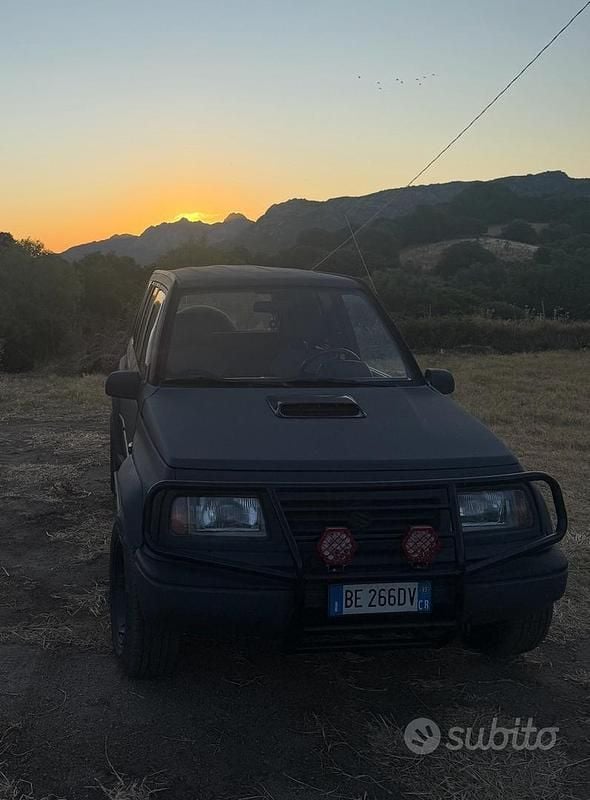 Usata Suzuki Vitara 75 CV (55 kW) 1993 Grigio SUV