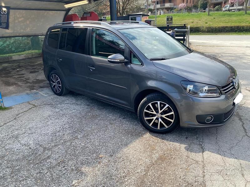 Usata VW Touran 150 CV (110 kW) 2011 Grigio Monovolume