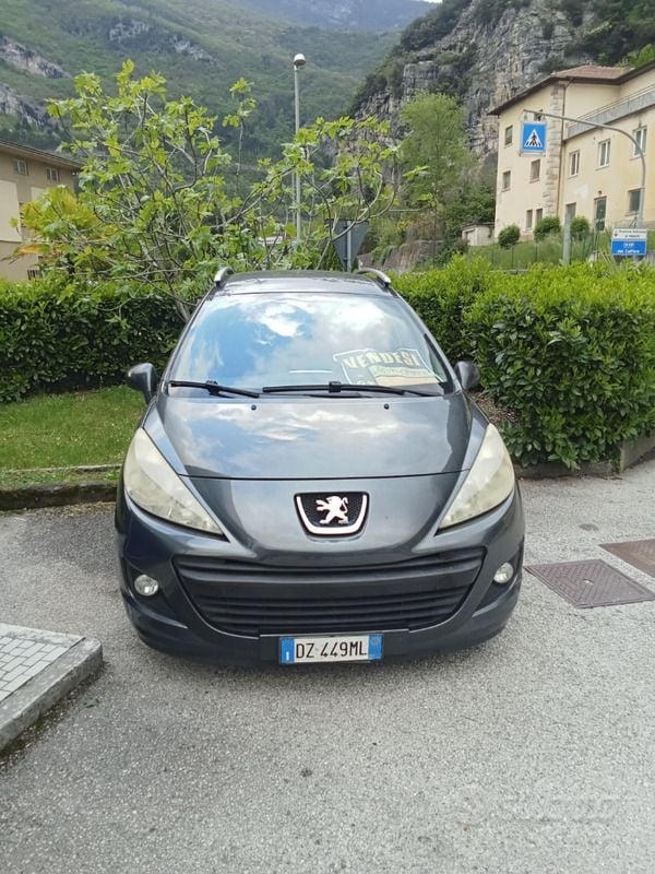 Grigio Usata 2009 Peugeot 207 Station wagon | 1300 € (Super prezzo) - Immagine 1/4