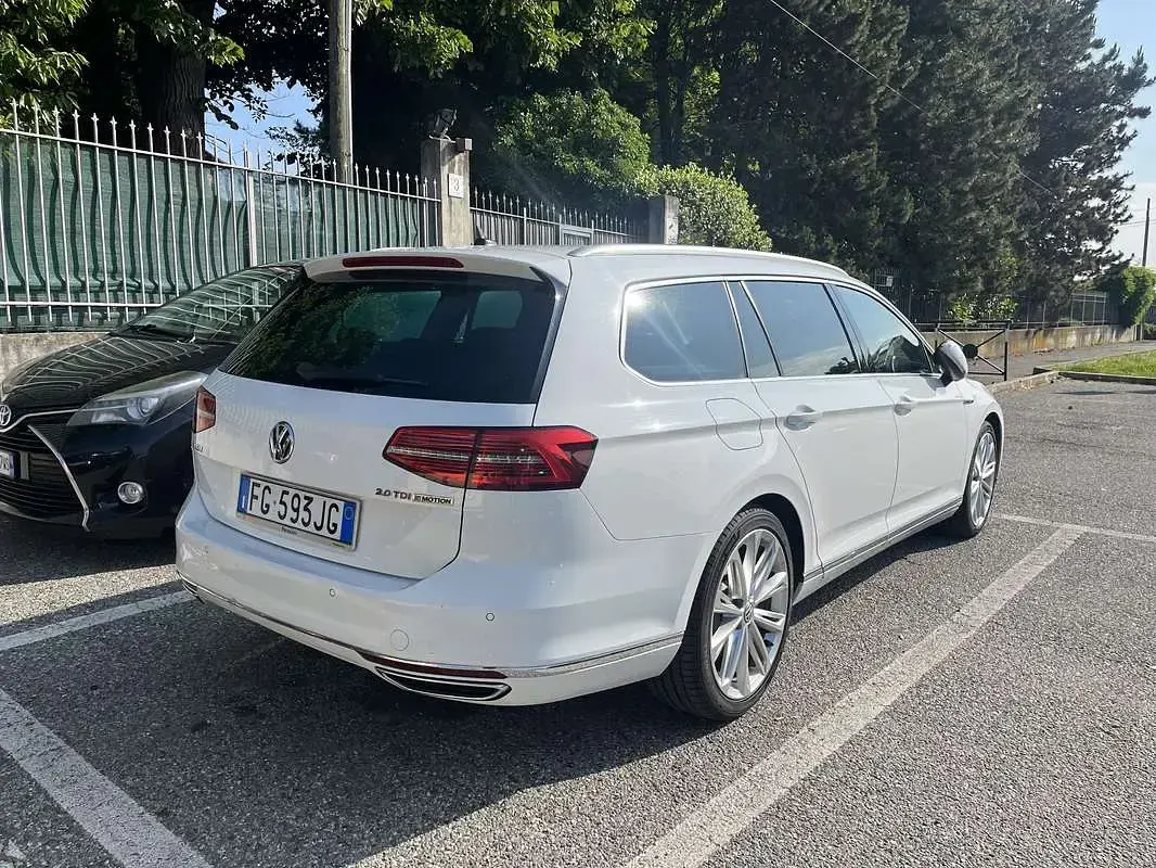 Usata VW Passat Highline 239 CV (175 kW) 2016 Bianco Station wagon