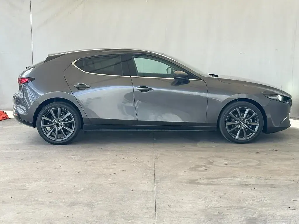 Nuova Mazda 3 150 CV (110 kW) 2025 Machine grey Berlina