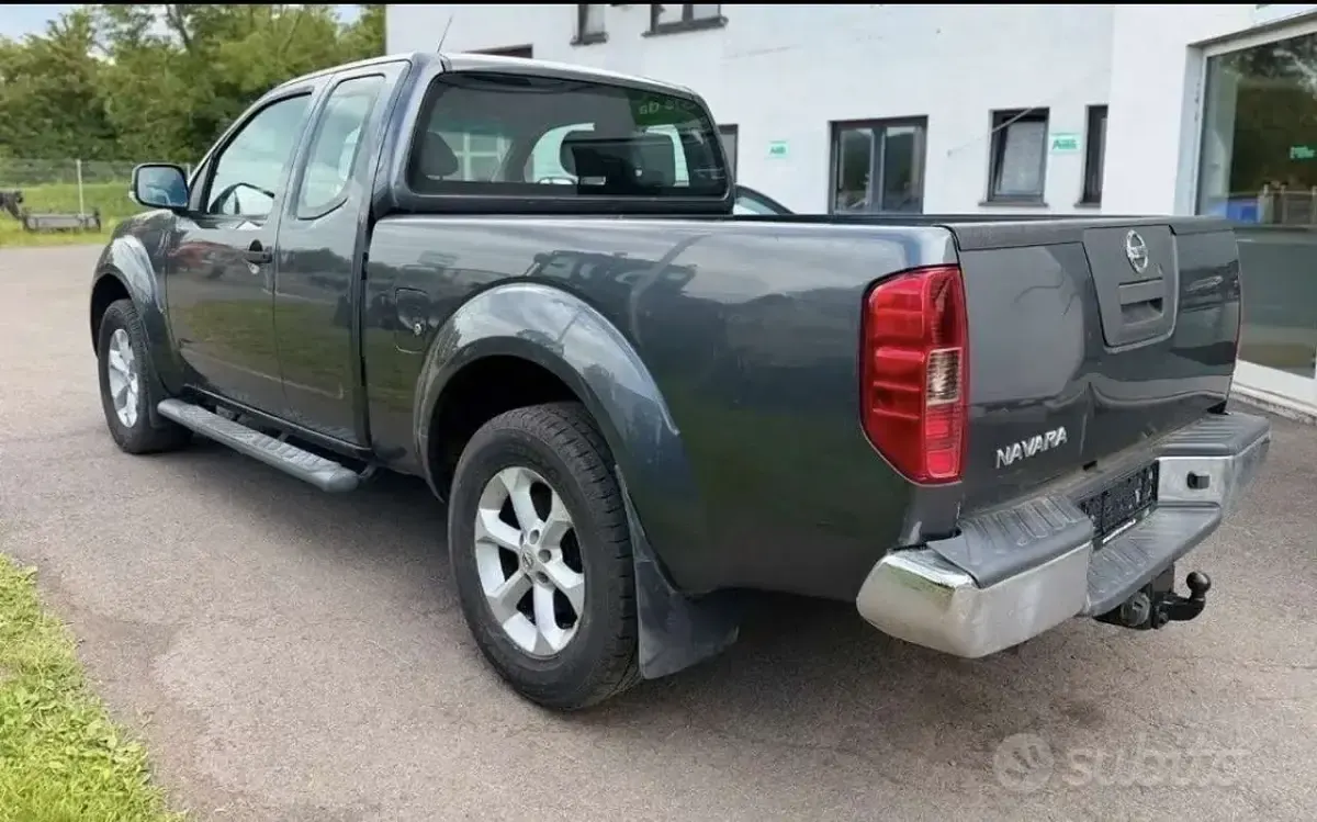 Usata Nissan Navara 190 CV (139 kW) 2014 Grigio Pick-up
