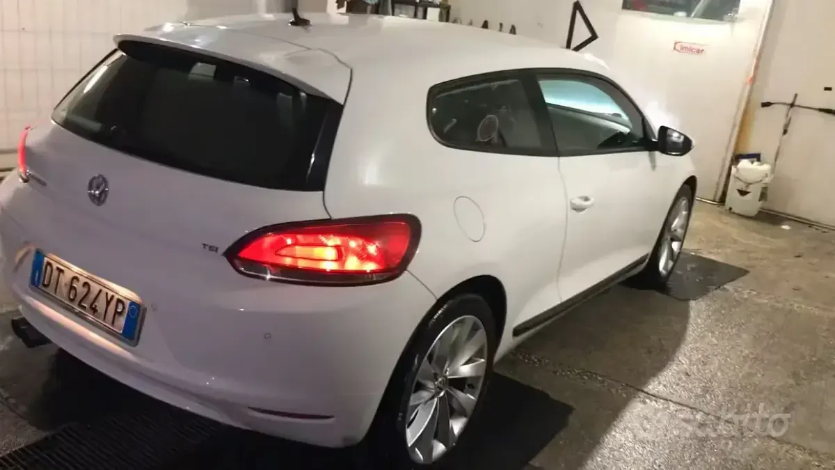 Usado VW Scirocco 122 CV (89 kW) 2009 Blanco Coupe