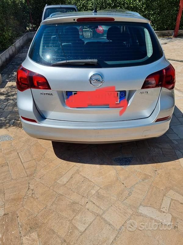 Usata Opel Astra Sport 110 CV (80 kW) 2012 Station wagon