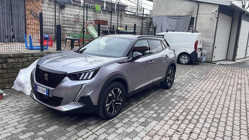 Usata Peugeot 2008 GT 131 CV (96 kW) 2023 SUV