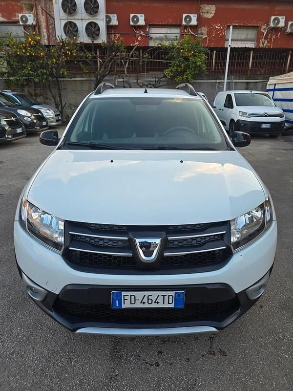 Usata Dacia Sandero Stepway 90 CV (66 kW) 2016 Bianco Berlina