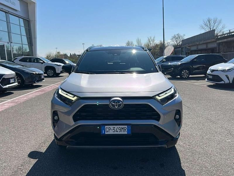 Usata Toyota RAV4 Hybrid Style 218 CV (160 kW) 2023 Argento SUV