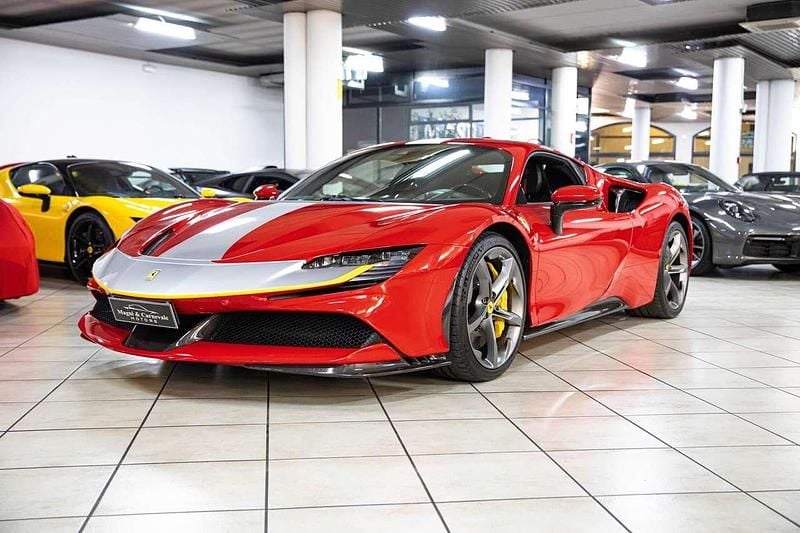 Usata Ferrari SF90 999 CV (734 kW) 2021 Rosso corsa Coupé
