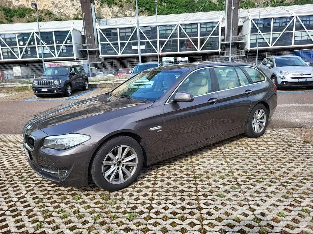 Usata BMW 525 Efficient Dynamics 218 CV (160 kW) 2012 Marrone Station wagon