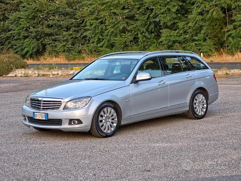 Usata Mercedes C220 Avantgarde 170 CV (125 kW) 2008 Argento Berlina