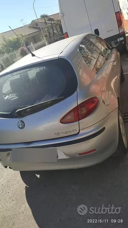 Begagnad Alfa Romeo 147 105 HK (77 kW) 2002 Grå Halvkombi