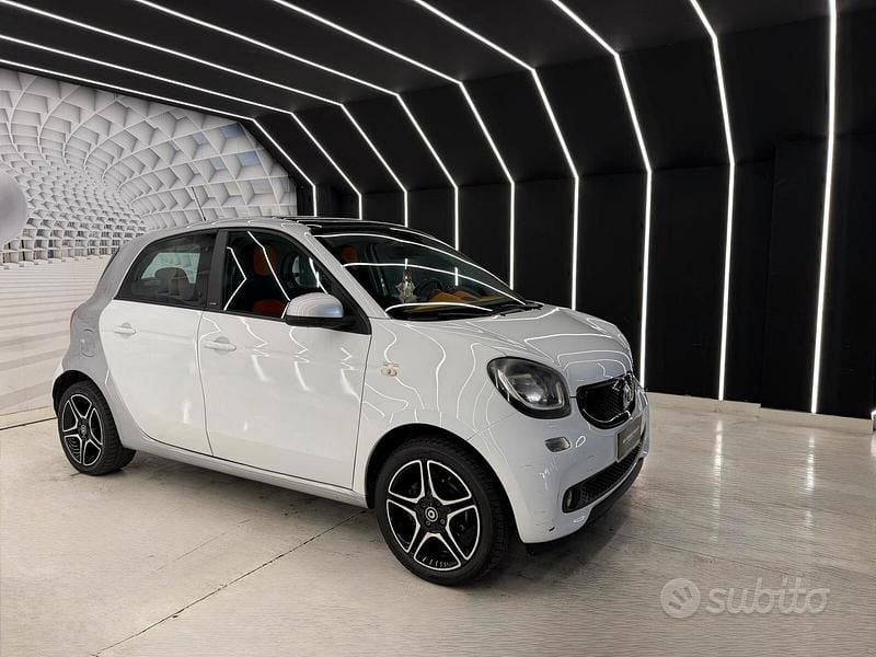 Usata Smart ForFour Passion 70 CV (51 kW) 2015 Bianco Utilitaria