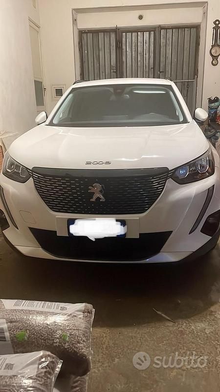 Usata Peugeot 2008 Allure 130 CV (95 kW) 2021 Bianco SUV