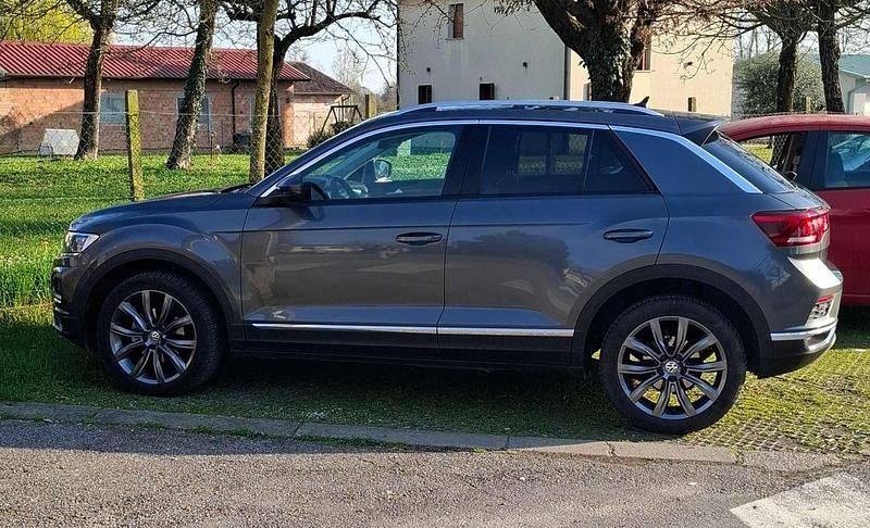 Usata VW T-Roc Advance 150 CV (110 kW) 2019 Grigio SUV