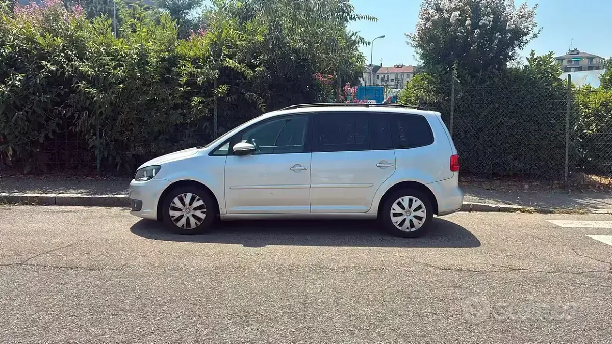 Usata VW Touran 105 CV (77 kW) 2014 Grigio Monovolume