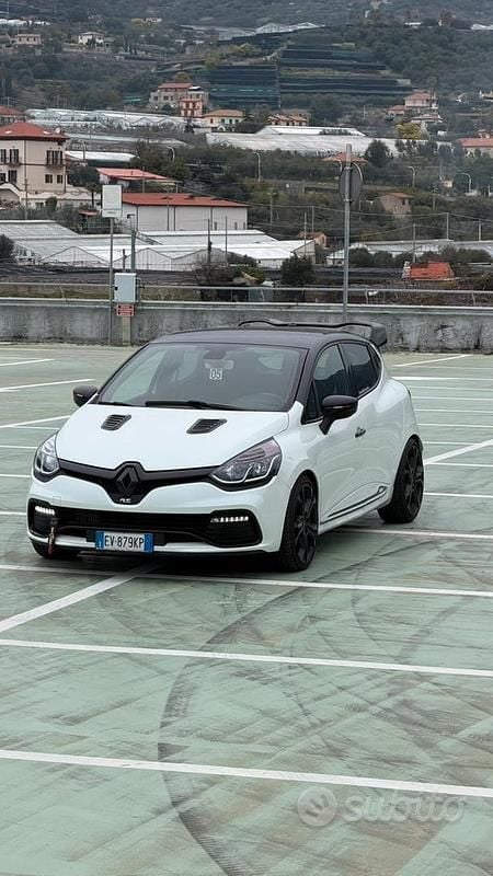 Usata Renault Clio IV R.S. 200 CV (147 kW) 2015 Berlina