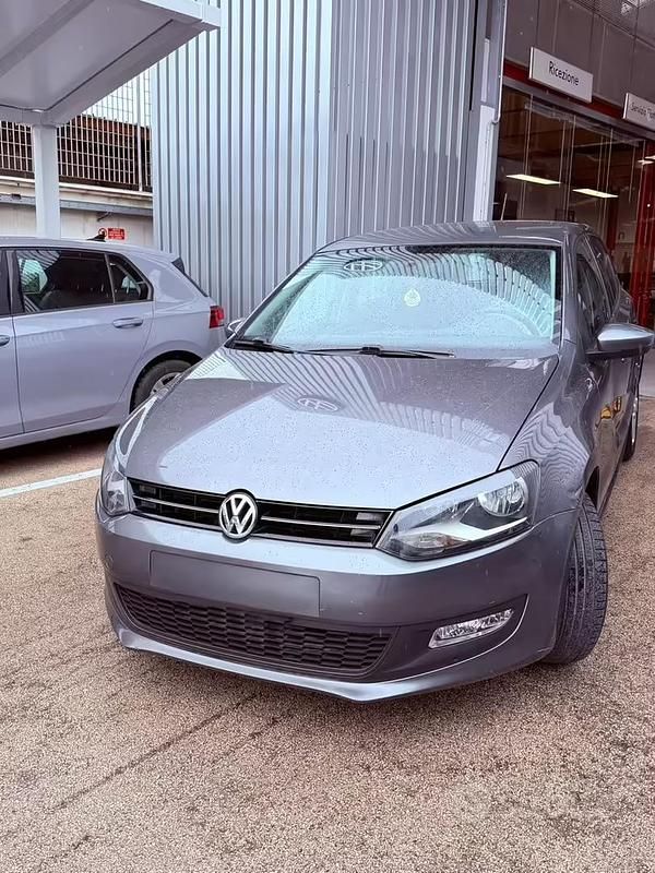 Usata VW Polo 75 CV (55 kW) 2014 Grigio Berlina