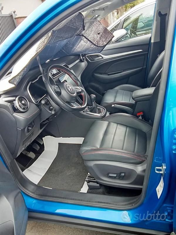 Usata MG ZS 111 CV (81 kW) 2023 Blu Berlina