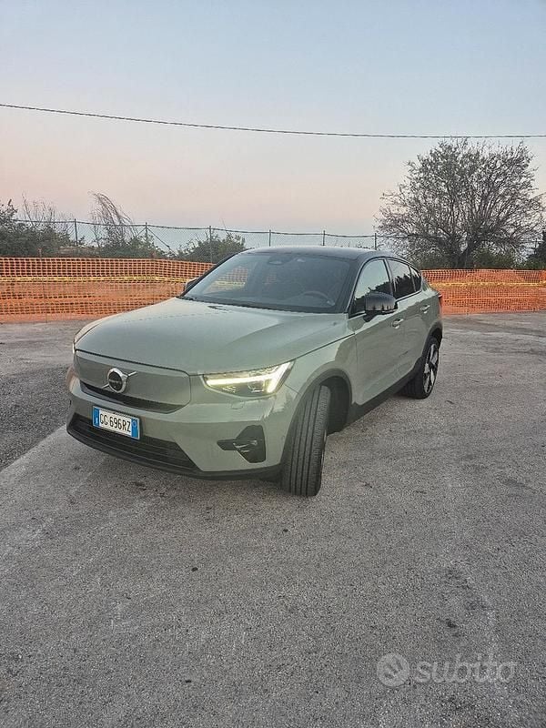 Verde Usata 2022 Volvo C40 SUV | 34.000 € (Ottimo prezzo) - Immagine 1/4