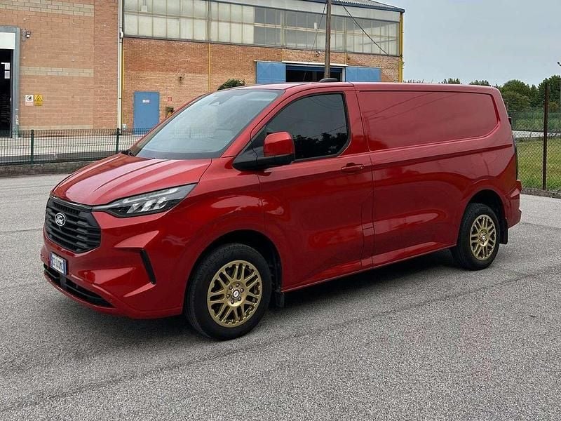 Usata Ford Transit Custom 136 CV (100 kW) 2024 73y artisan red Furgone