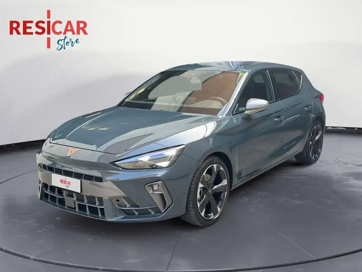 Usata Cupra Leon 150 CV (110 kW) 2025 Blu Berlina