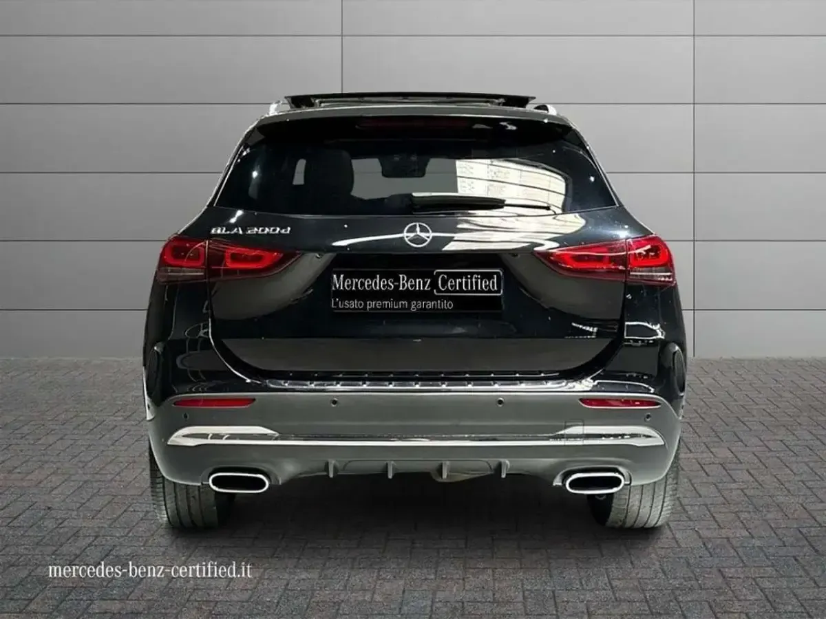 Usata Mercedes GLA200 Premium 150 CV (110 kW) 2022 Nero cosmo SUV