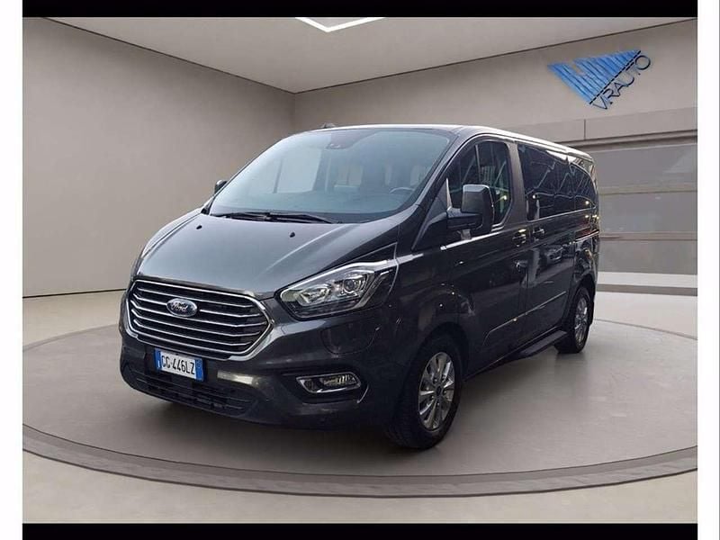 Usata Ford Tourneo Custom Titanium 131 CV (96 kW) 2022 Magnetic grey Furgone
