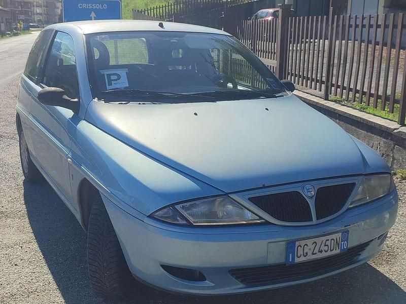Blu/azzurro Usata 2003 Lancia Ypsilon Due volumi | 1000 € (Ottimo prezzo) - Immagine 1/4