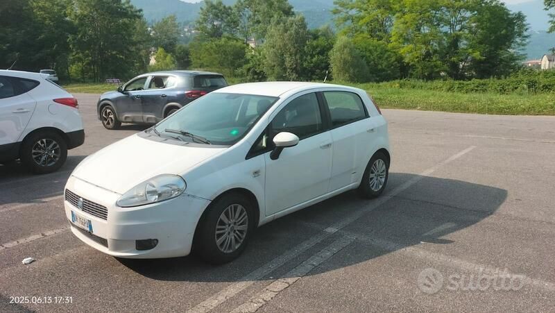 Usata Fiat Punto 60 CV (44 kW) 2007 Bianco Utilitaria