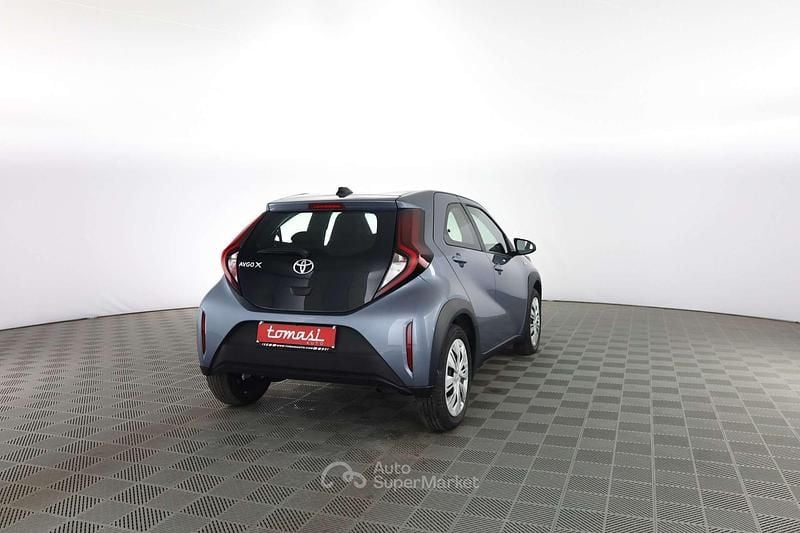 Usata Toyota Aygo X Active 72 CV (52 kW) 2025 Persian salt SUV
