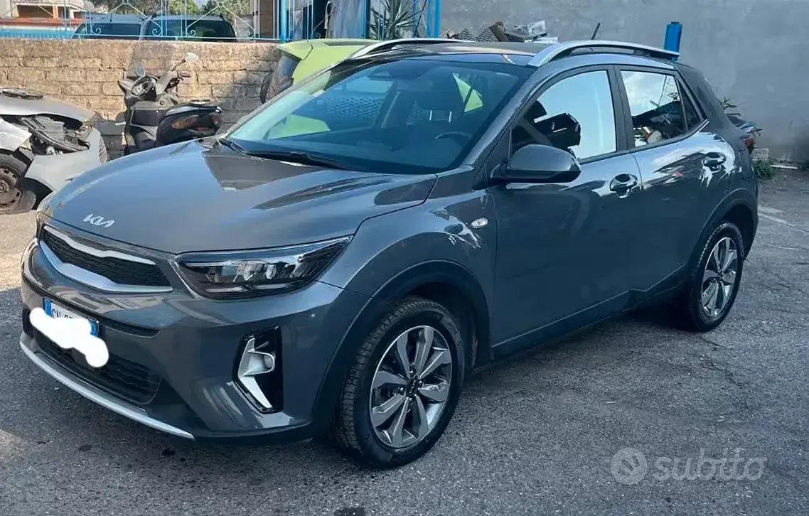Usata Kia Stonic 84 CV (61 kW) 2023 Grigio SUV