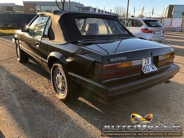 Usata Ford Mustang Convertible 258 CV (189 kW) 1985 Nero Cabrio