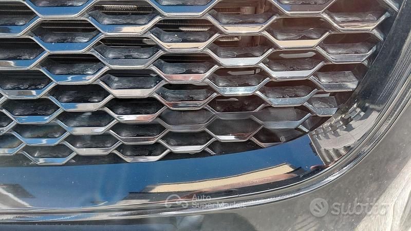 Usata Jaguar E-Pace R-Dynamic 180 CV (132 kW) 2018 Nero SUV