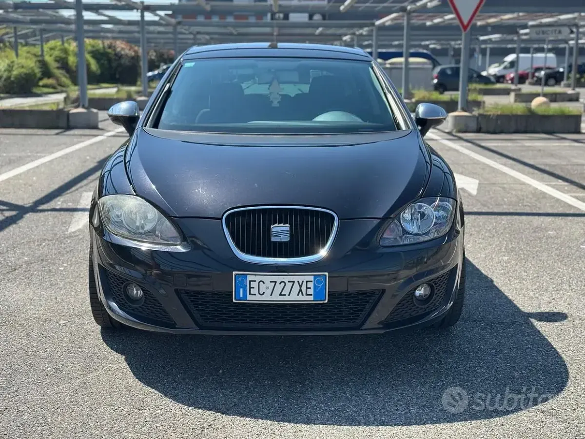 Usata Seat Leon Sport 125 CV (91 kW) 2010 Nero Utilitaria