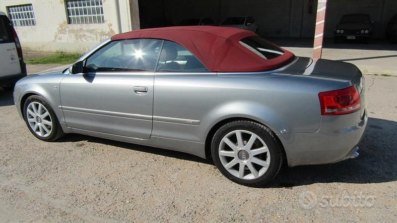 Usata Audi A4 Cabriolet 140 CV (102 kW) 2006 Grigio Cabrio