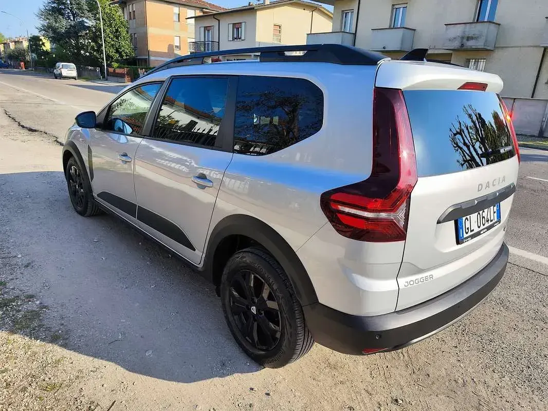 Usata Dacia Jogger Extreme 101 CV (74 kW) 2022 Argento Monovolume