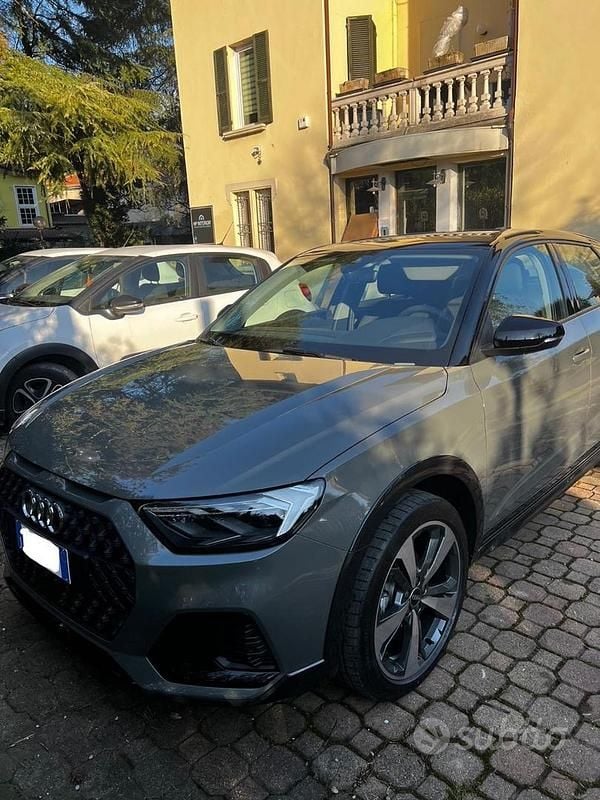 Grigio Usata 2025 Audi A1 Due volumi | 28.500 € (Buon prezzo) - Immagine 1/4