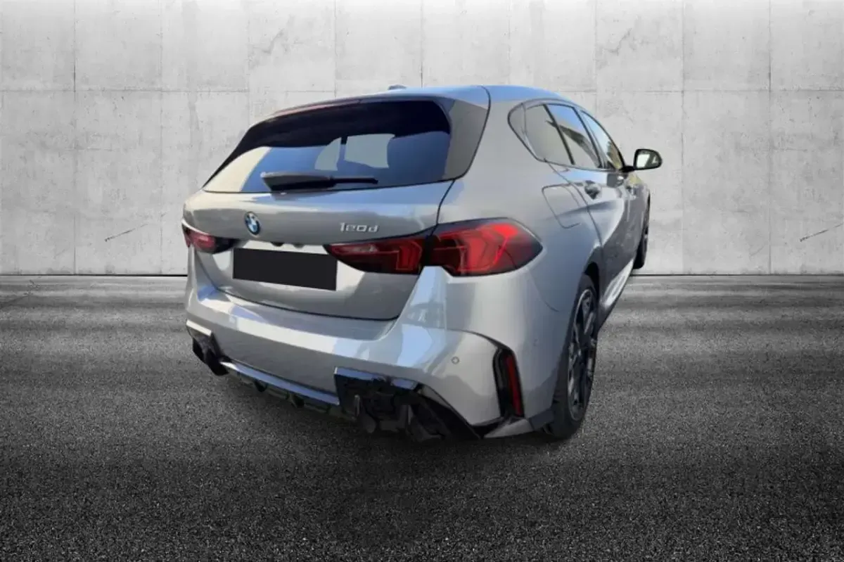 Usata BMW 120 M Sport 150 CV (110 kW) 2025 Grigio Utilitaria