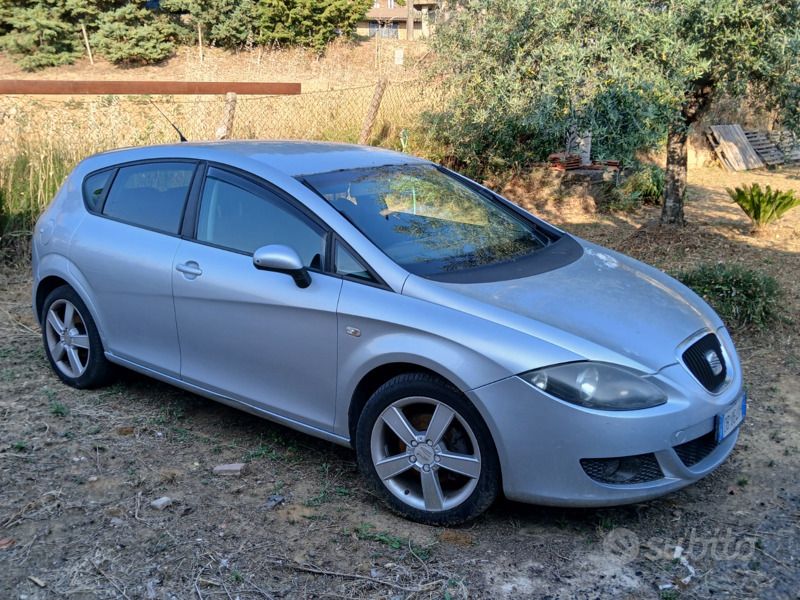 Usata Seat Leon Sport 150 CV (110 kW) 2006 Grigio Berlina