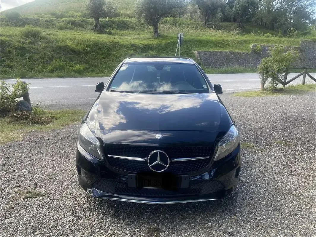 Usata Mercedes A180 Premium 109 CV (80 kW) 2017 Utilitaria