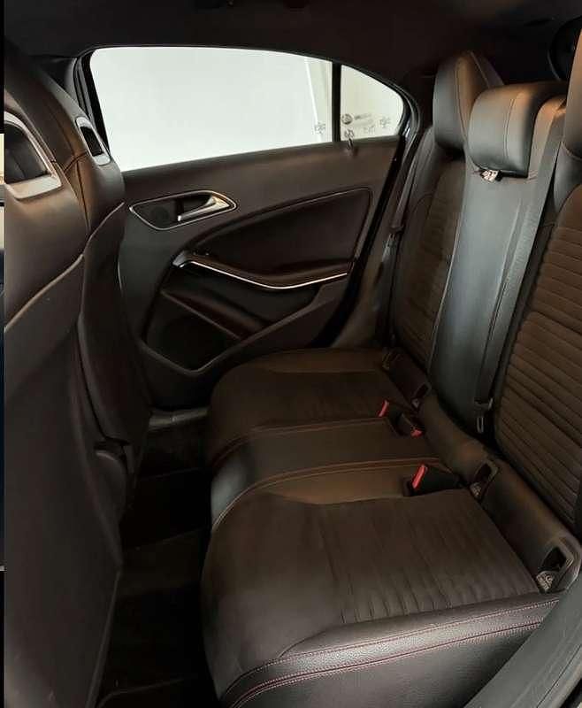 Usata Mercedes A180 Premium 109 CV (80 kW) 2017 Berlina