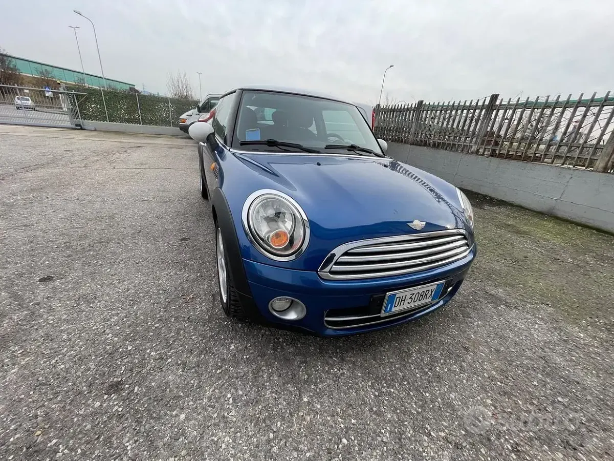 Usata Mini Cooper D Salt 109 CV (80 kW) 2007 Blu Utilitaria